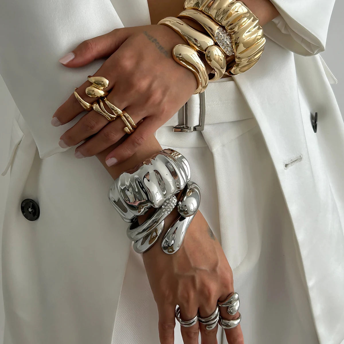 Ingemark Hip Hop Inlaid Rhinestones Water Drop Spring Bangle for Women Creative Irregular Chunky Bracelets Steampunk Jewelry Men